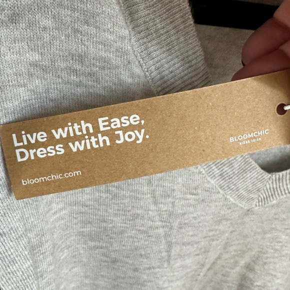 Bloom Chic Patchwork Leopard Print V Neck Pullover - Picture 2 of 6